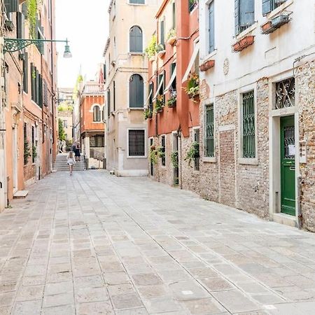 Dream'S Door With Canal View In Venice Exterior photo