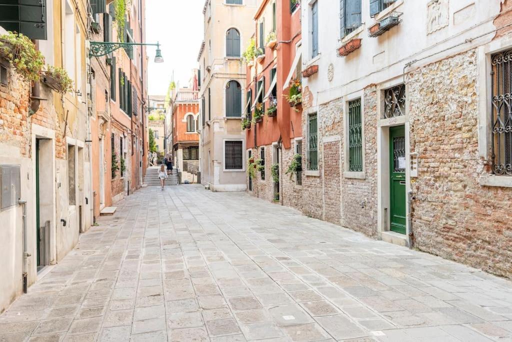 Dream'S Door With Canal View In Venice Exterior photo